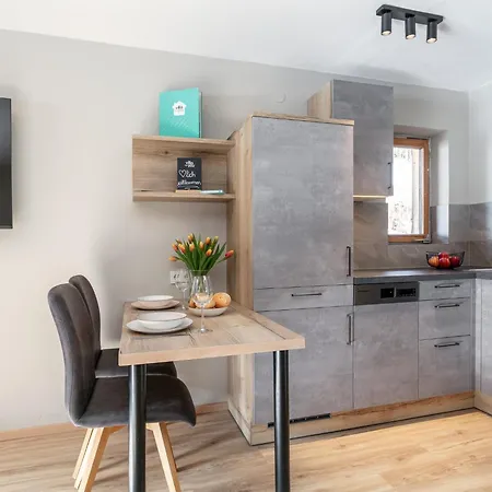 Hacklerhof 2 * ألباخ